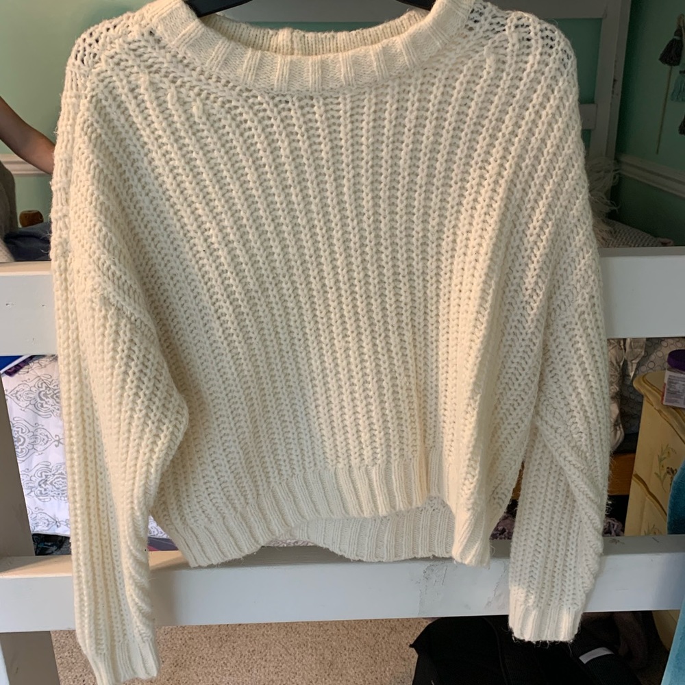 Cream colored American Eagle sweater size medium